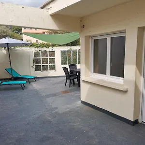 Appartement T2 Grande Terrasse Comme Une Maison 8 Min Des Plages